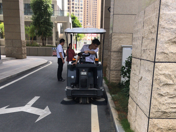 電動掃地車已是各位清潔領域的新寵