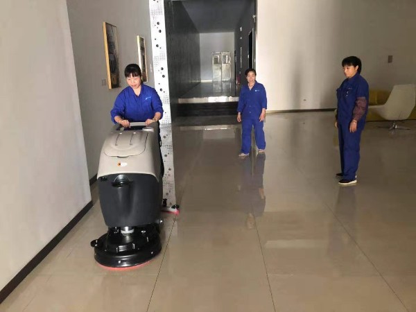 工業(yè)洗地機